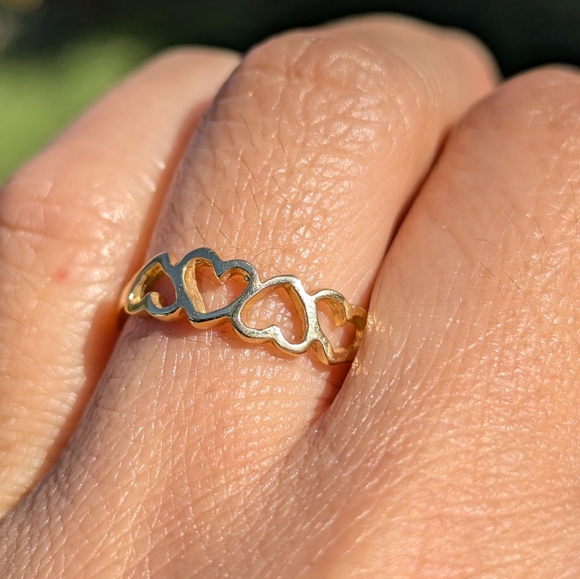 14K Solid Yellow Gold 4 Heart Ring Band - Picture 7 of 7